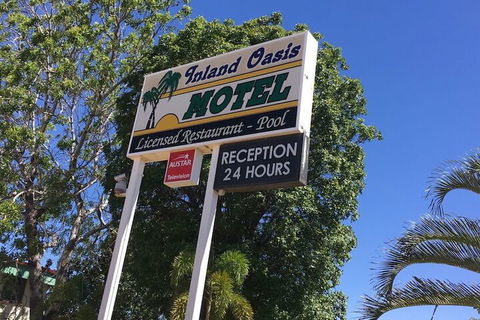 Inland Oasis Motel - Mackay Tourism 1