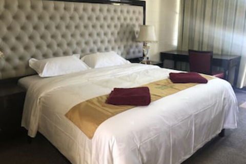 Inland Oasis Motel - Mackay Tourism 0
