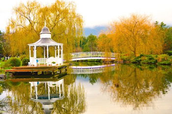 Lakeside Cottage - Mackay Tourism 5