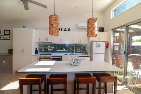 Surfside - Mackay Tourism 2