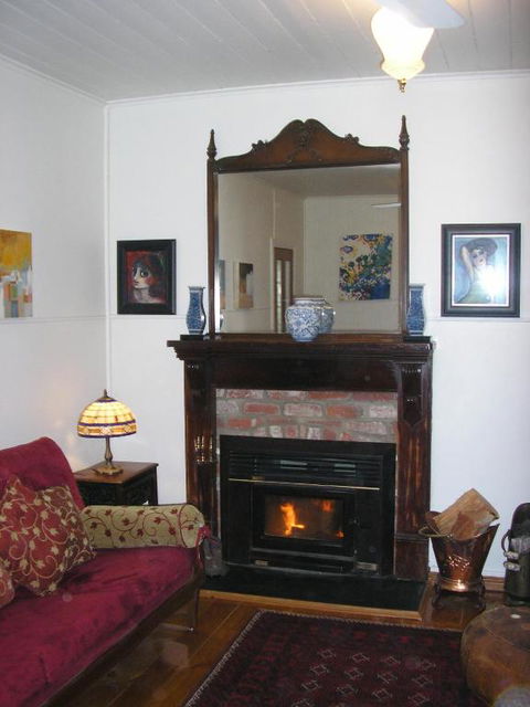 C & As Cottage - Mackay Tourism 6
