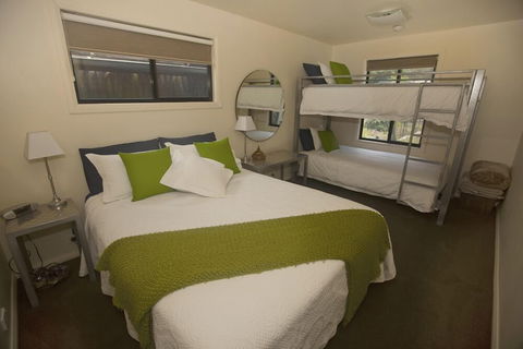Tyenna River Cottage - Mackay Tourism 0