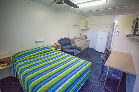 Fourth Avenue Motor Inn - Mackay Tourism 7