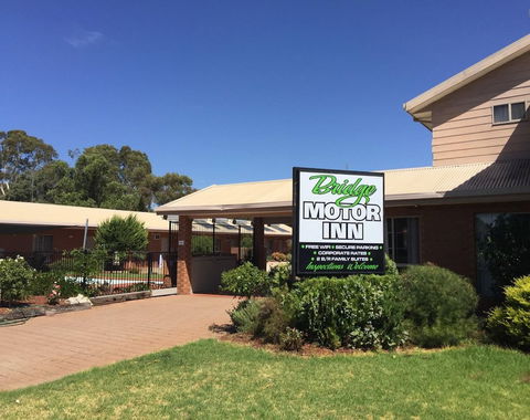 Bridge Motor Inn - Mackay Tourism 0