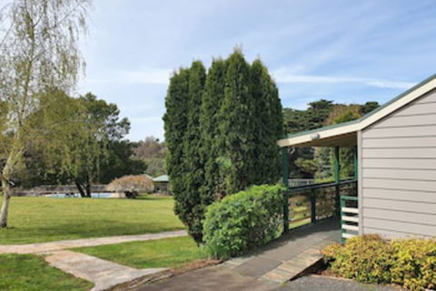 Neerim Country Cottages - Mackay Tourism 0