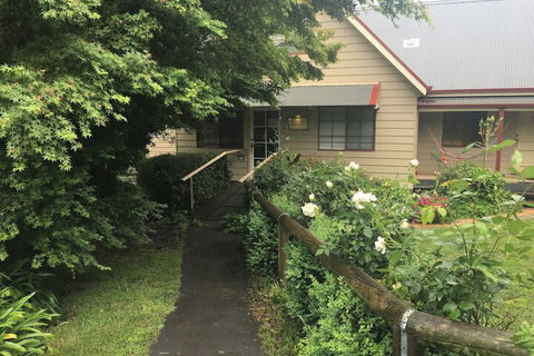 Neerim Country Cottages - Mackay Tourism 5