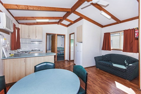 Naracoorte Holiday Park - Mackay Tourism 0