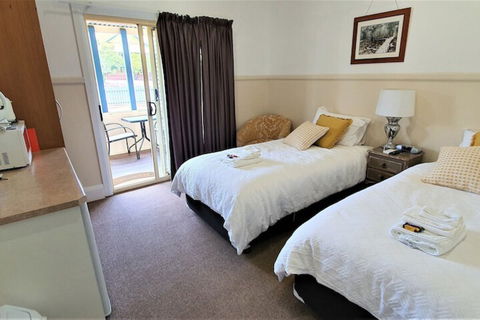 Coppers Hill Private Accommodation - Mackay Tourism 5