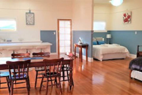 Coppers Hill Private Accommodation - Mackay Tourism 0