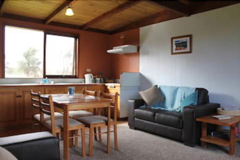Flinders Island Cabin Park - Mackay Tourism 3