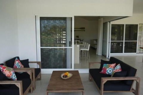 4 Cascade House Luxury Holiday Home - Mackay Tourism 4