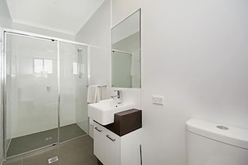 Cooroy Luxury Motel Apartments Noosa - Mackay Tourism 6