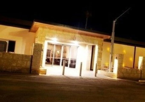 Newman Hotel - Mackay Tourism 0