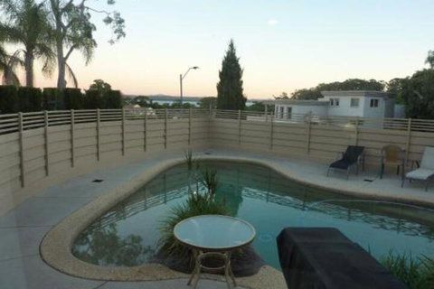 Corlette Poolside Getaway - Mackay Tourism 4