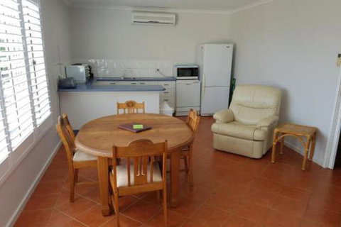 Corlette Poolside Getaway - Mackay Tourism 1