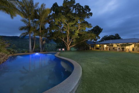 Hillcrest Mountain View Retreat - Mackay Tourism 0