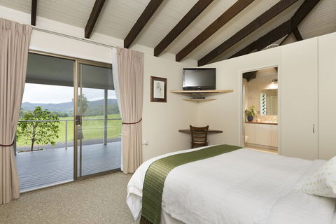 Hillcrest Mountain View Retreat - Mackay Tourism 4