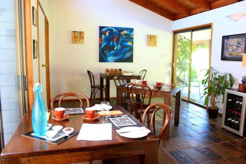 Hillcrest Mountain View Retreat - Mackay Tourism 5