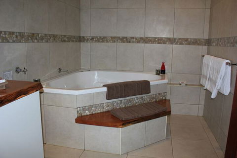 Hillcrest Mountain View Retreat - Mackay Tourism 2