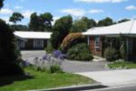 Castaway Holiday Apartments - Mackay Tourism 0