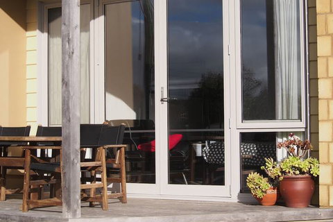 Sow And Piglets Guesthouse - Mackay Tourism 2