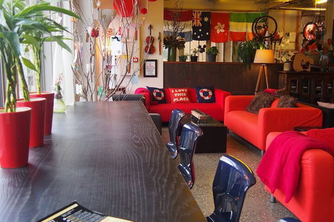 Sow And Piglets Guesthouse - Mackay Tourism 5