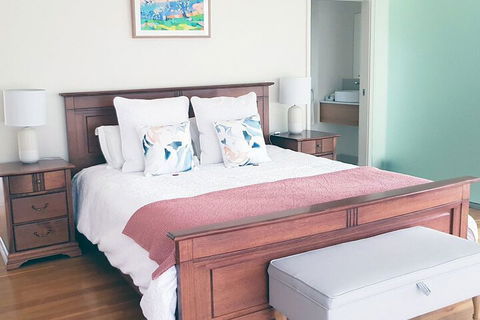 The Drawing Rooms Of Berry - Mackay Tourism 6