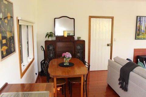 Nagoondie Studio - Mackay Tourism 1