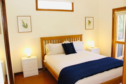 Nagoondie Studio - Mackay Tourism 2