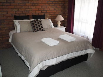 Jacaranda Motel & Holiday Units - Mackay Tourism 6