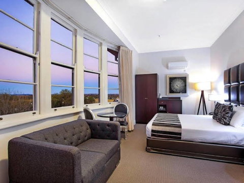 Monte Pio Hotel & Conference Centre - Mackay Tourism 1