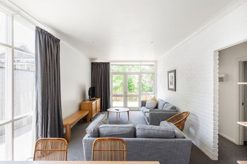 Lorne Hotel - Mackay Tourism 5