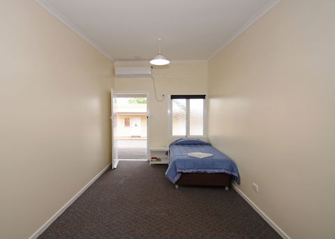 Ned Kelly's Motel - Mackay Tourism 2