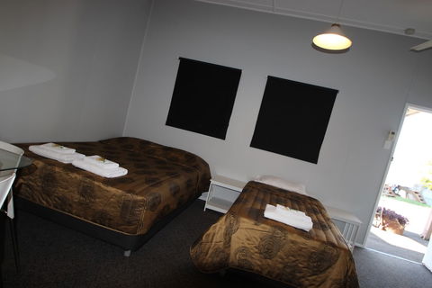 Ned Kelly's Motel - Mackay Tourism 5