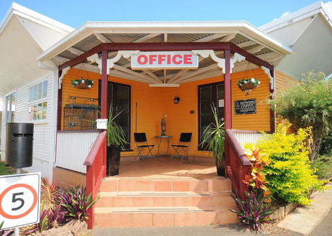 Ned Kelly's Motel - Mackay Tourism 0