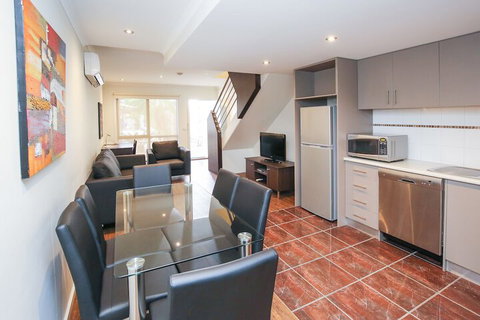 Aquarius Apartments And Cabins - Mackay Tourism 3