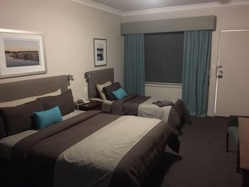 Pastoral Hotel Motel - Mackay Tourism 1