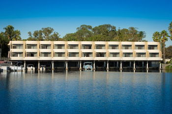Capri Waters Country Club - Mackay Tourism 2