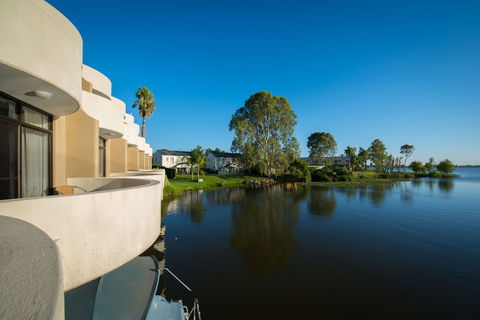 Capri Waters Country Club - Mackay Tourism 1