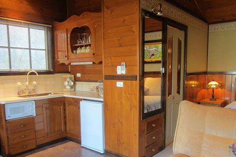 Willowlake Cottages - Mackay Tourism 7