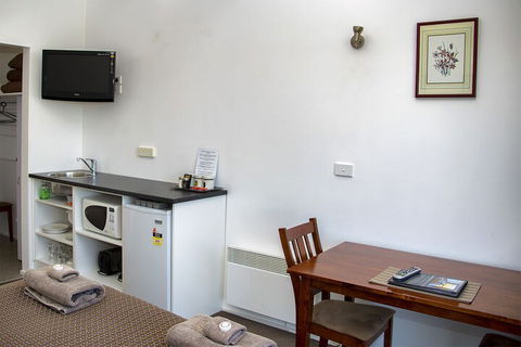 Delatite Apartments Timbertop & Fir - Mackay Tourism 3