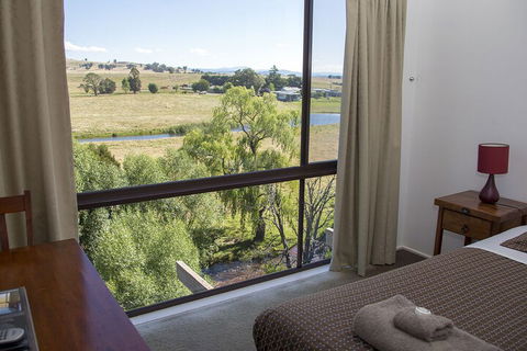 Delatite Apartments Timbertop & Fir - Mackay Tourism 4
