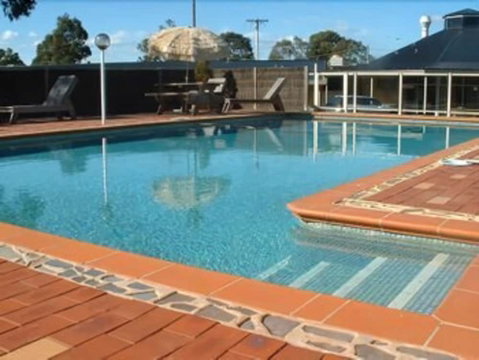 Bairnsdale Motor Inn - Mackay Tourism 0