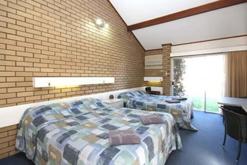 Bairnsdale Motor Inn - Mackay Tourism 3