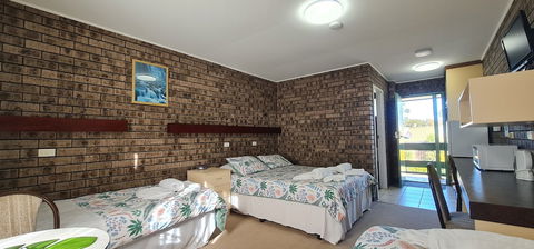 Sussex Inlet Motel - Mackay Tourism 5