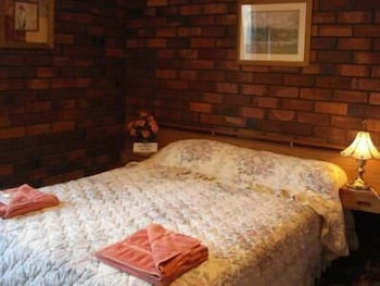 Pamela's Retreat - Mackay Tourism 4