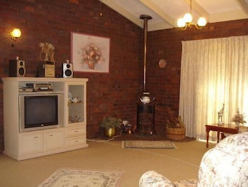 Pamela's Retreat - Mackay Tourism 5