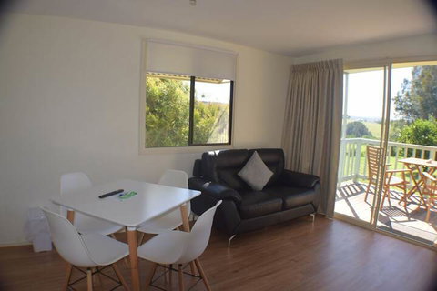 Mystery Bay Cottages - Mackay Tourism 7