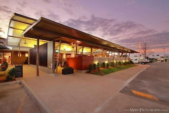 Morayfield Tavern & Motel - Mackay Tourism 1