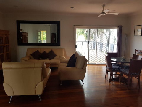 Squid Ink Motel - Mackay Tourism 6